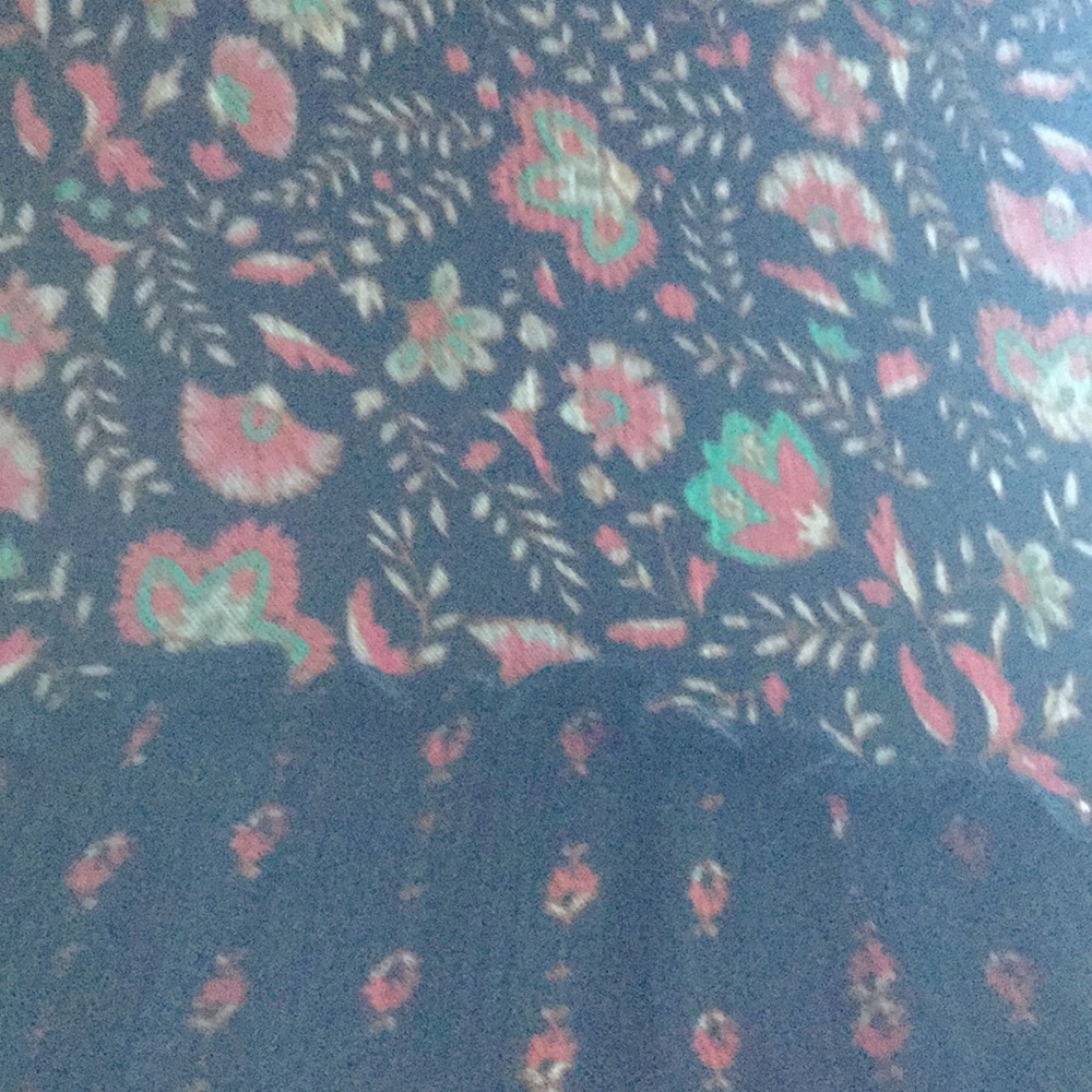 blouse - Picture 2 of 2